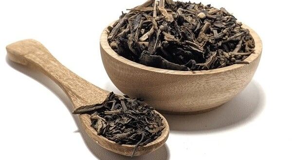 black tea leaves