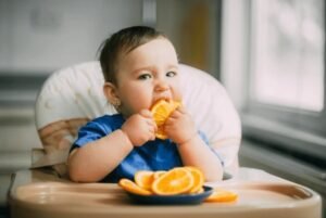 eating orange