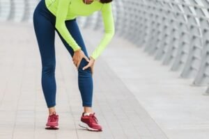 cracking knees
