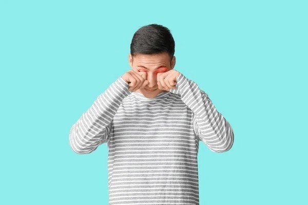 itchy eyes