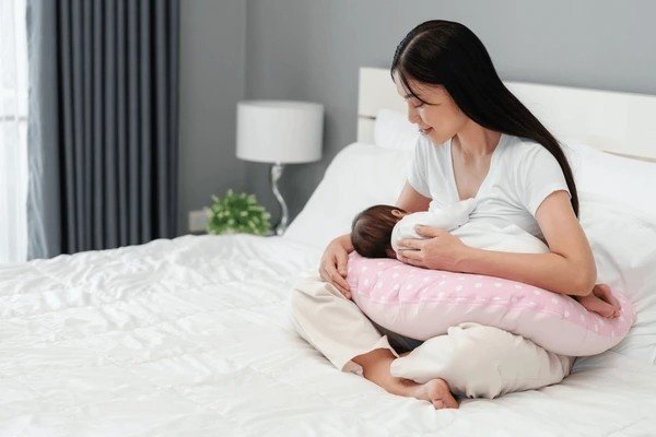 upset stomach while breastfeeding